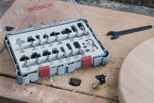 Bosch Professional Fräser Set Holz 30-teilig Oberfräse 8 mm Schaft Zubehör